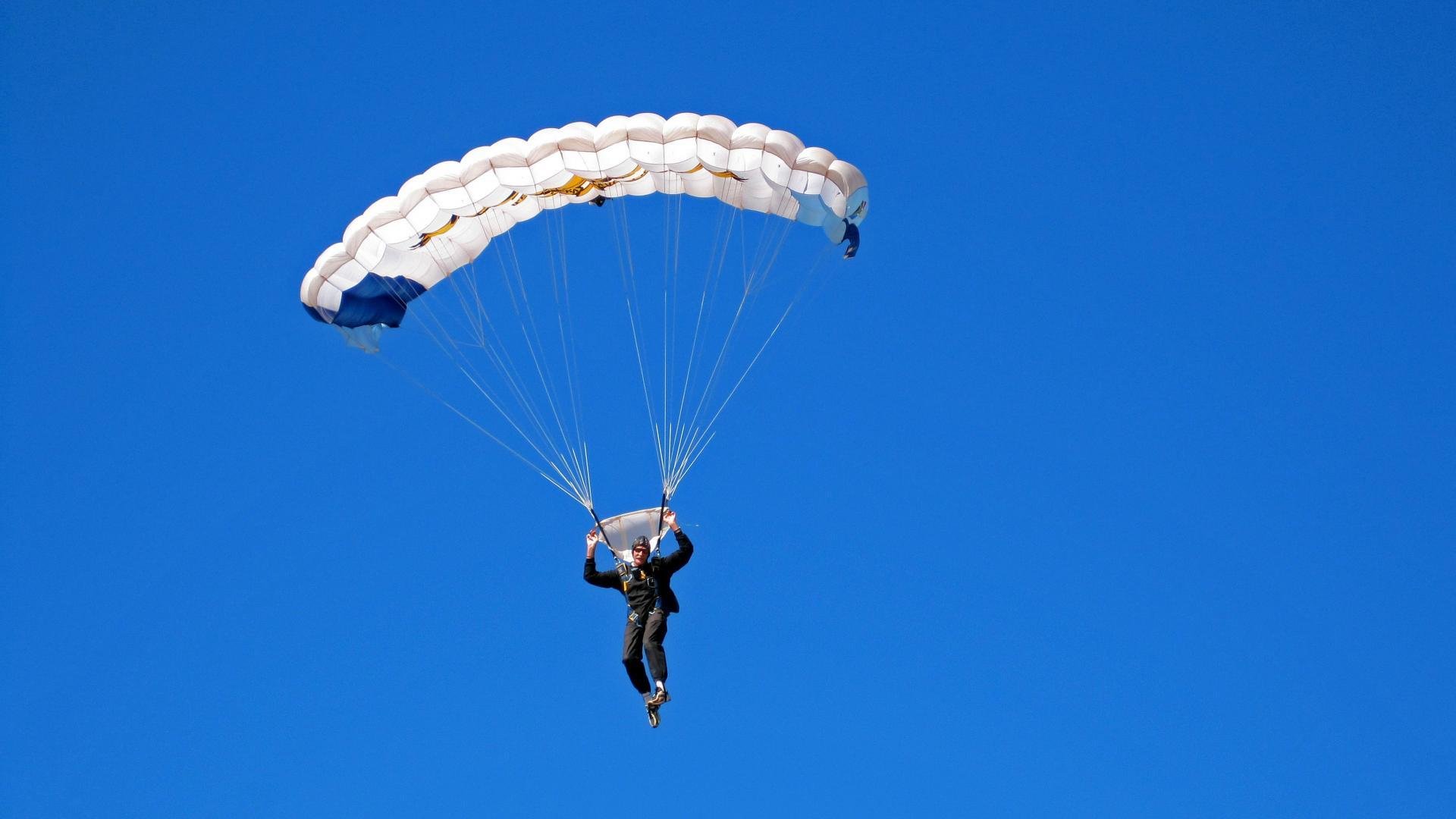 爱游戏体育官方网站-篮球联赛宣传片上线展现联赛活力，篮球赛宣传片创意